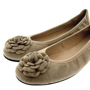 Elegant Tan Flower Flats